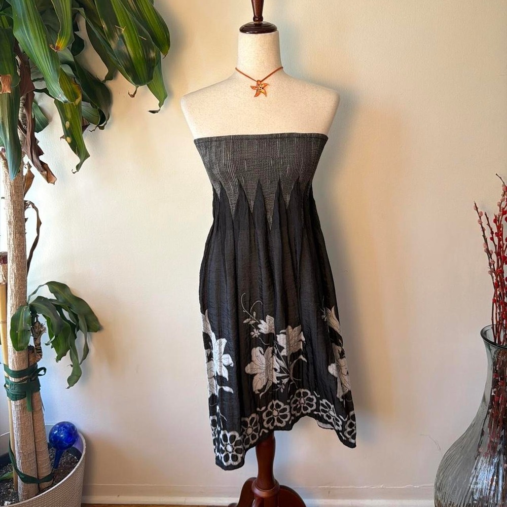 Lapis Boho Whimsygoth Strapless Smocked Floral Midi Dress Grey Black OS